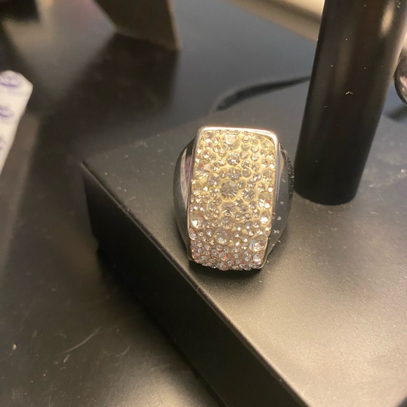 Beautiful statement ring - Picture 3 of 4